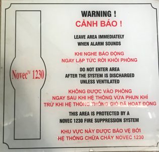 bảng cảnh báo Novec