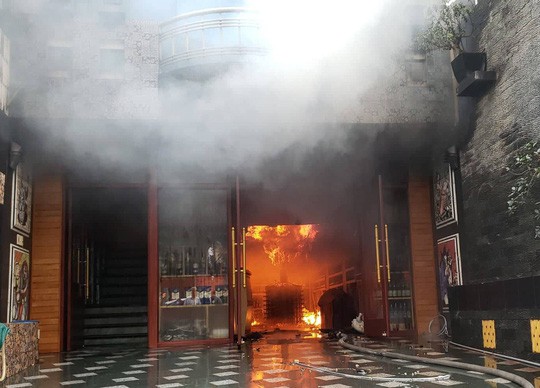 Cháy khách sạn Sao Mai trên phố Lạch Tray Hải Phòng
